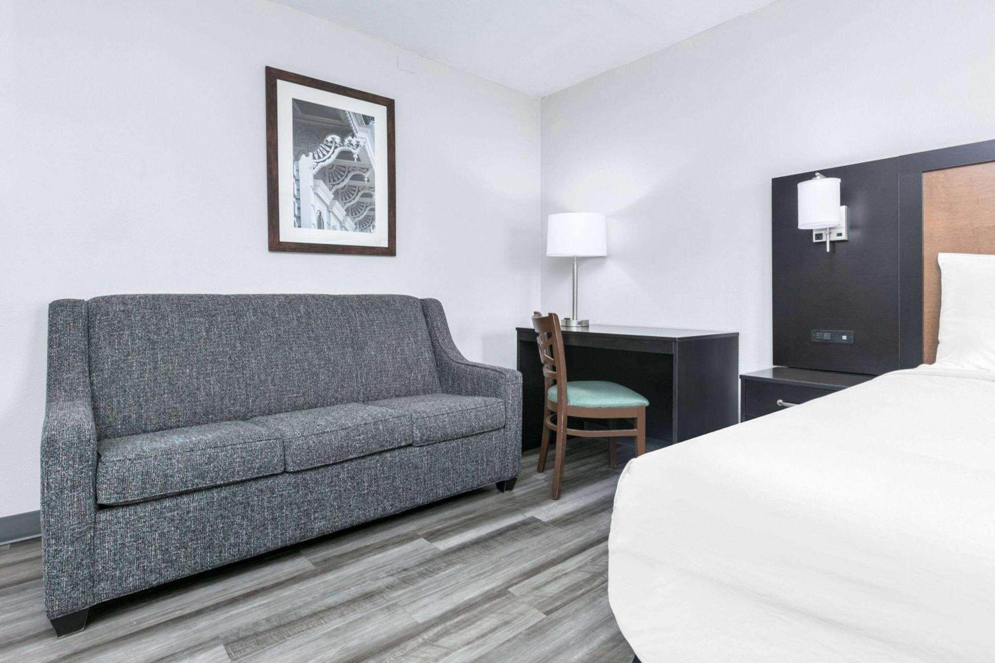 Baymont By Wyndham Area Hotel Austin