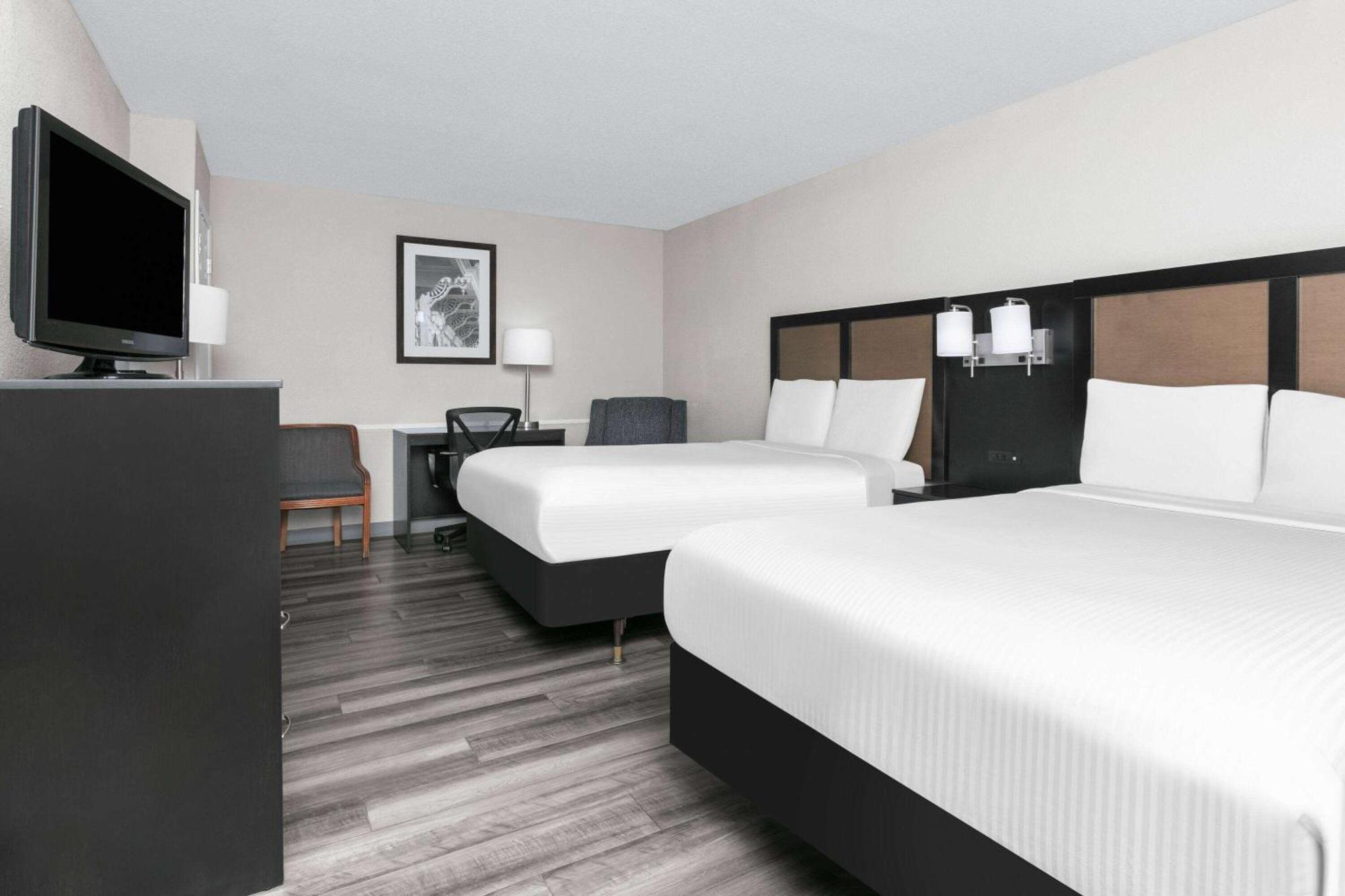 Baymont By Wyndham Area Hotel