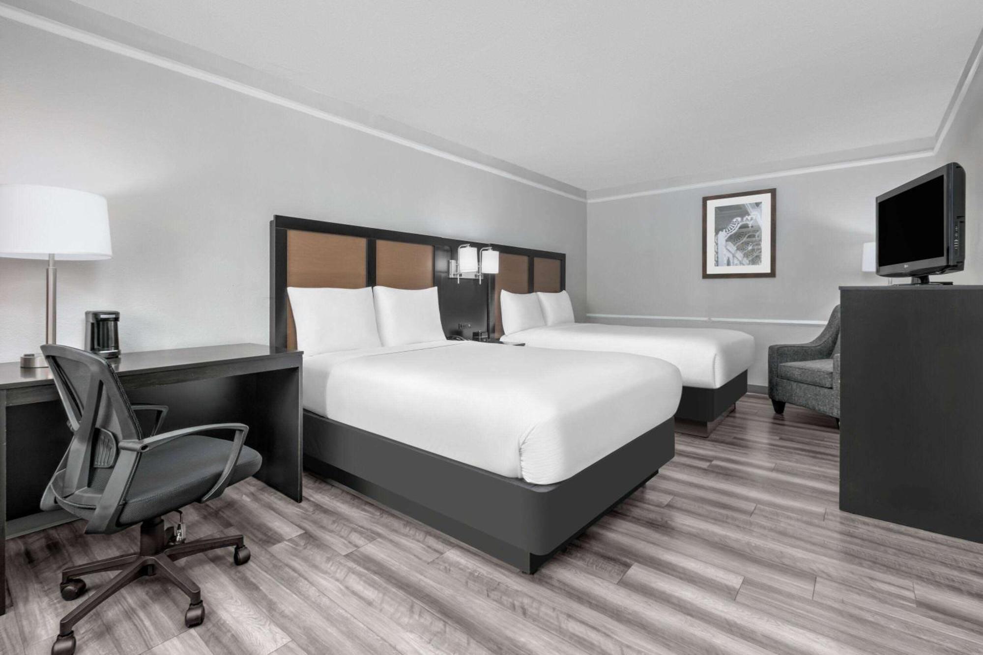 Baymont By Wyndham Area 3* Austin
