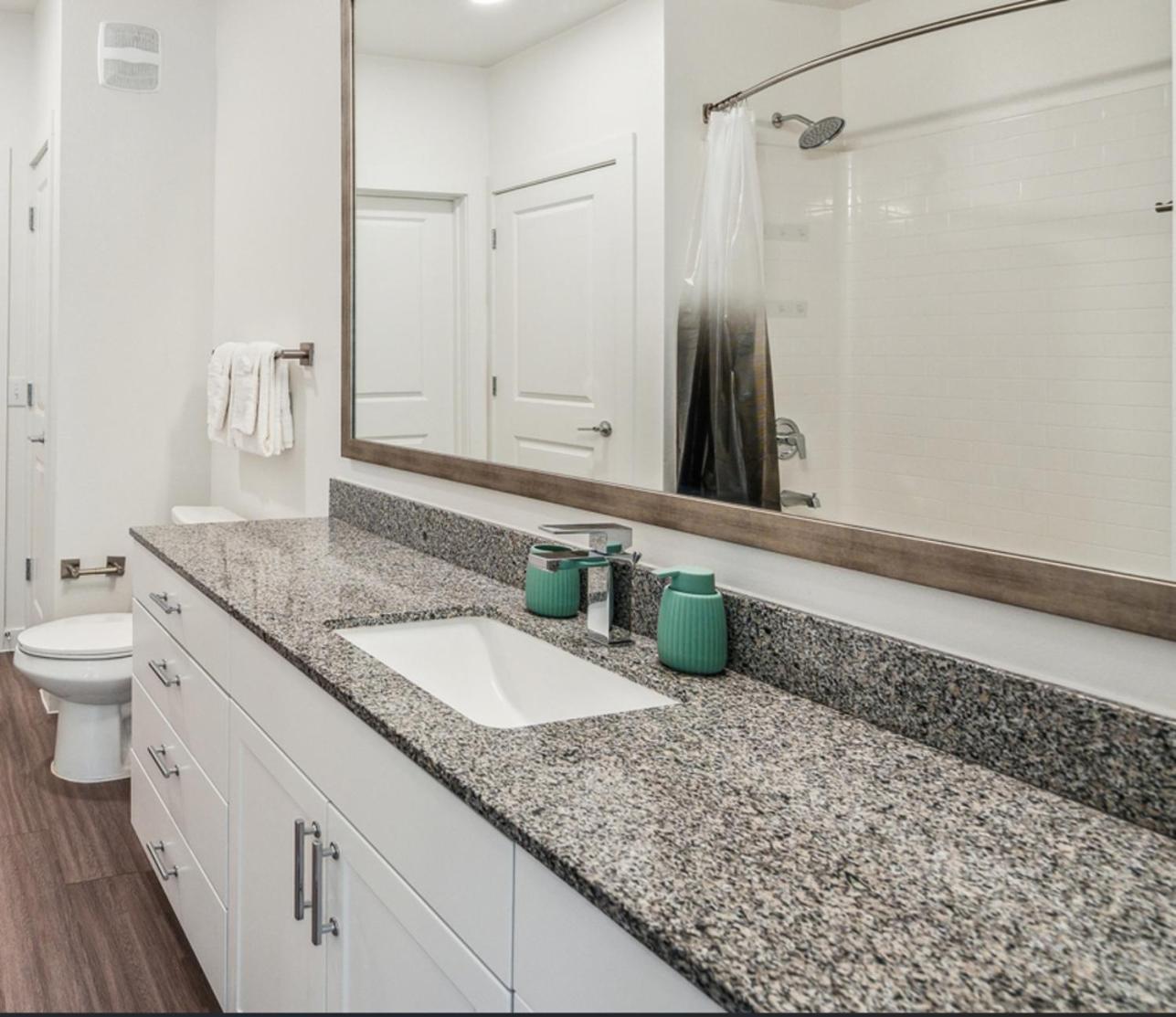 Spectra Parks 8206, Modern 2br * Austin