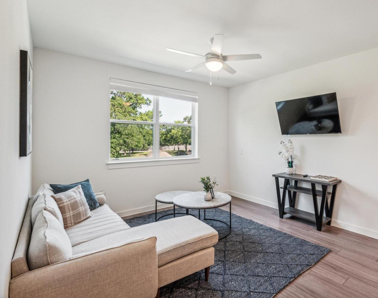 Apartment Spectra Parks 8206, Modern 2br