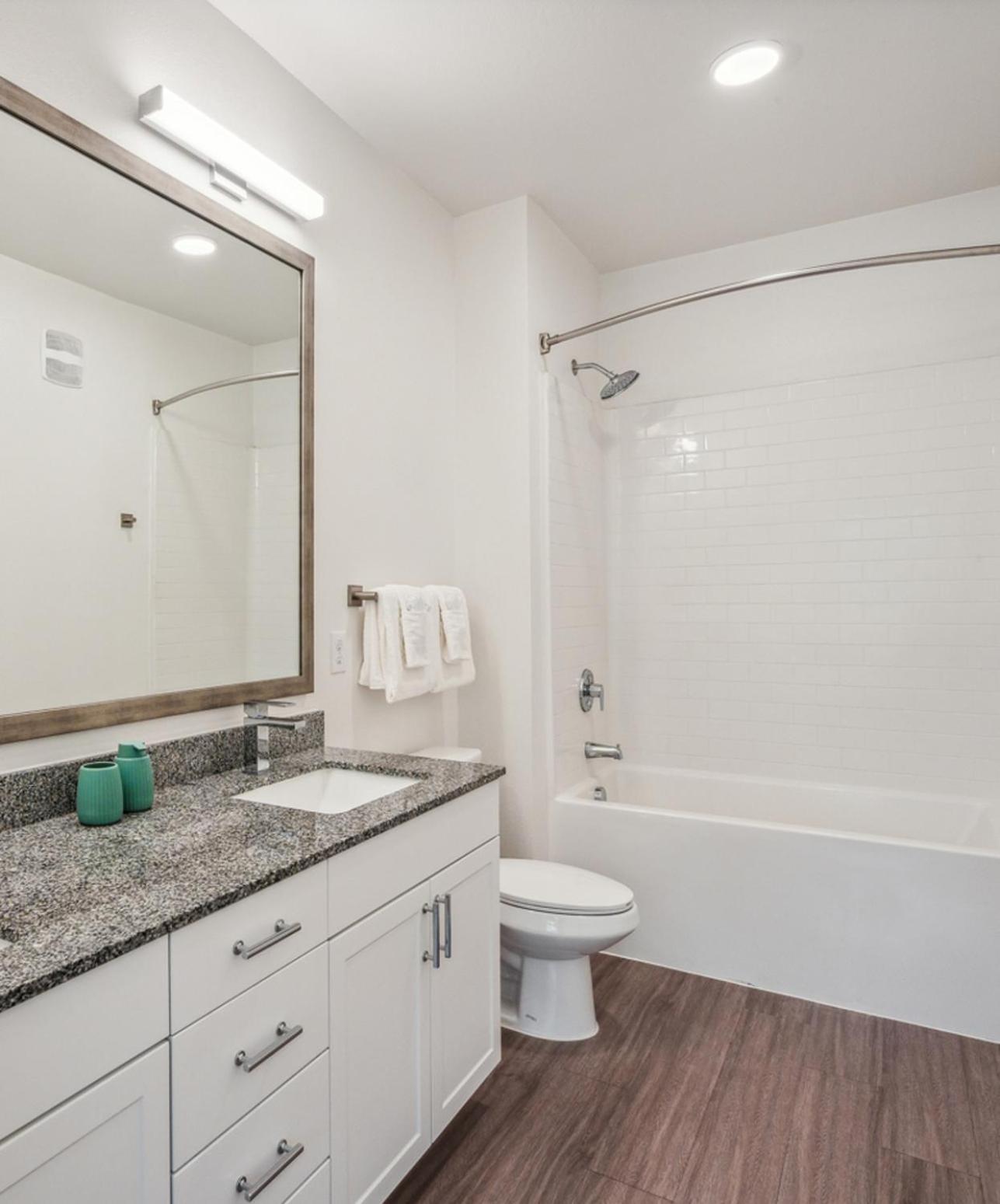 Spectra Parks 8206, Modern 2br Austin