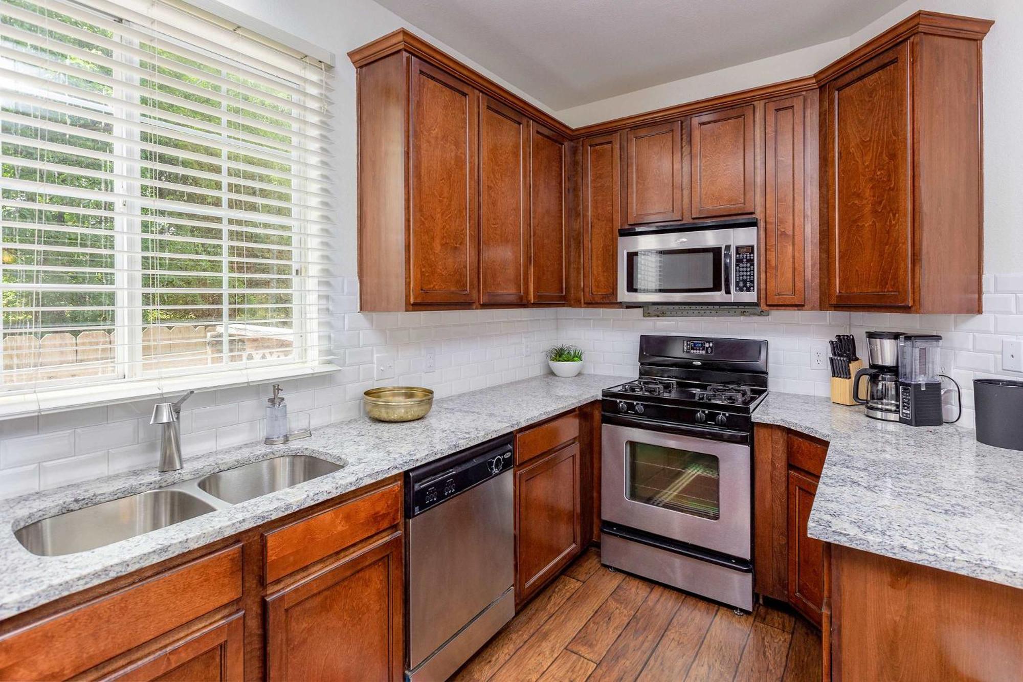 Cozy 8br Family With Backyard Holiday home