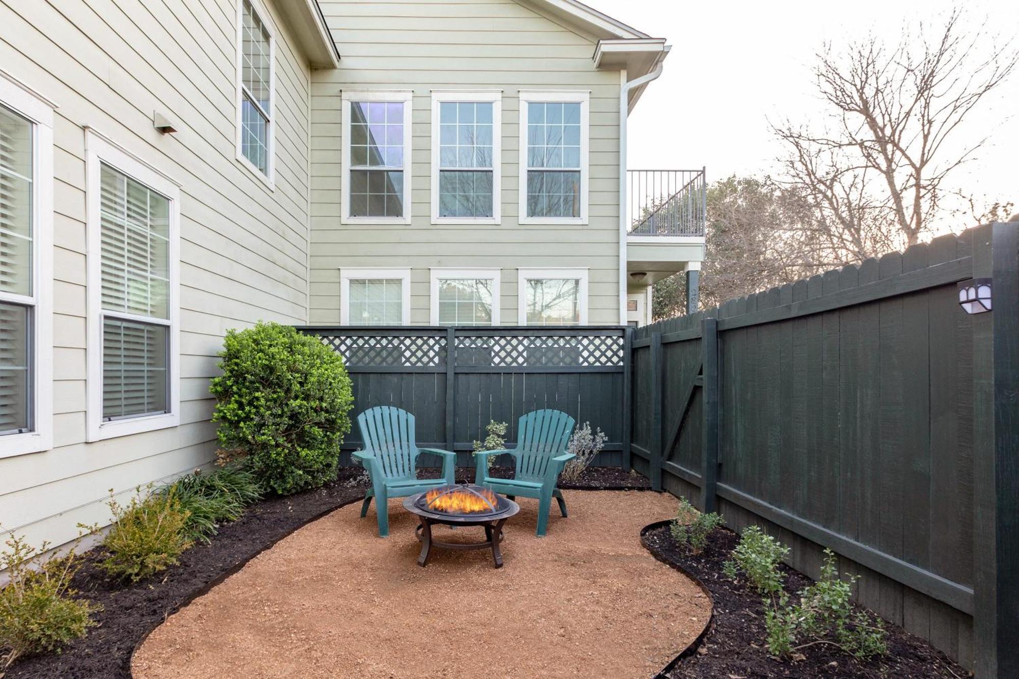 Holiday home Cozy 8br Family With Backyard
