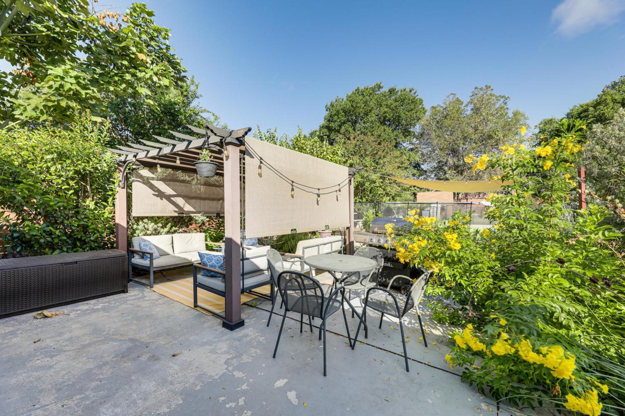 Modern With Outdoor Pool And Fire Pit! * Austin