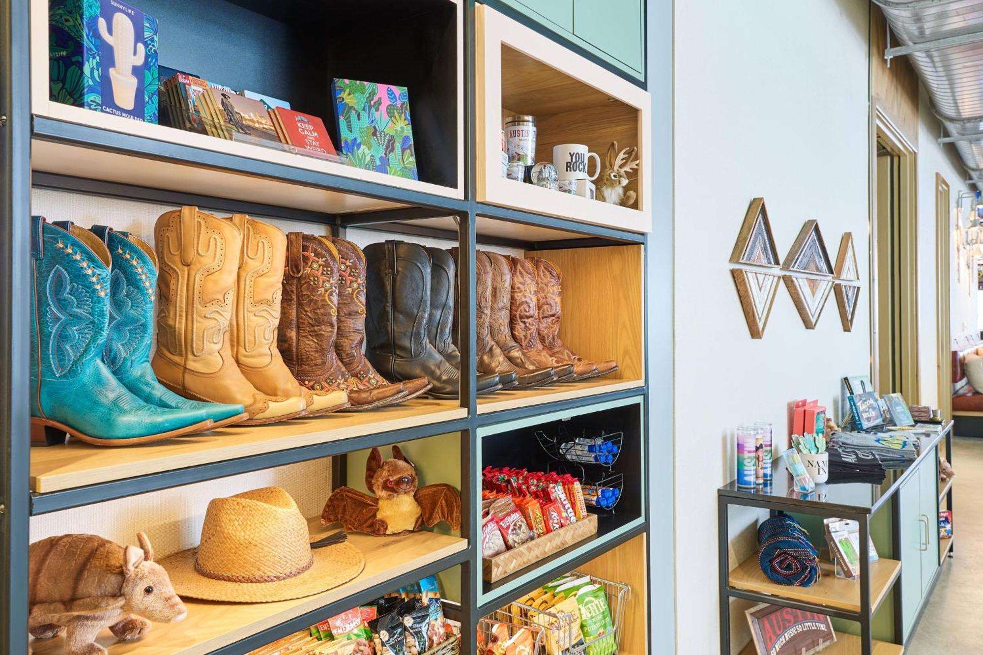 Aloft Downtown Hotel 3*