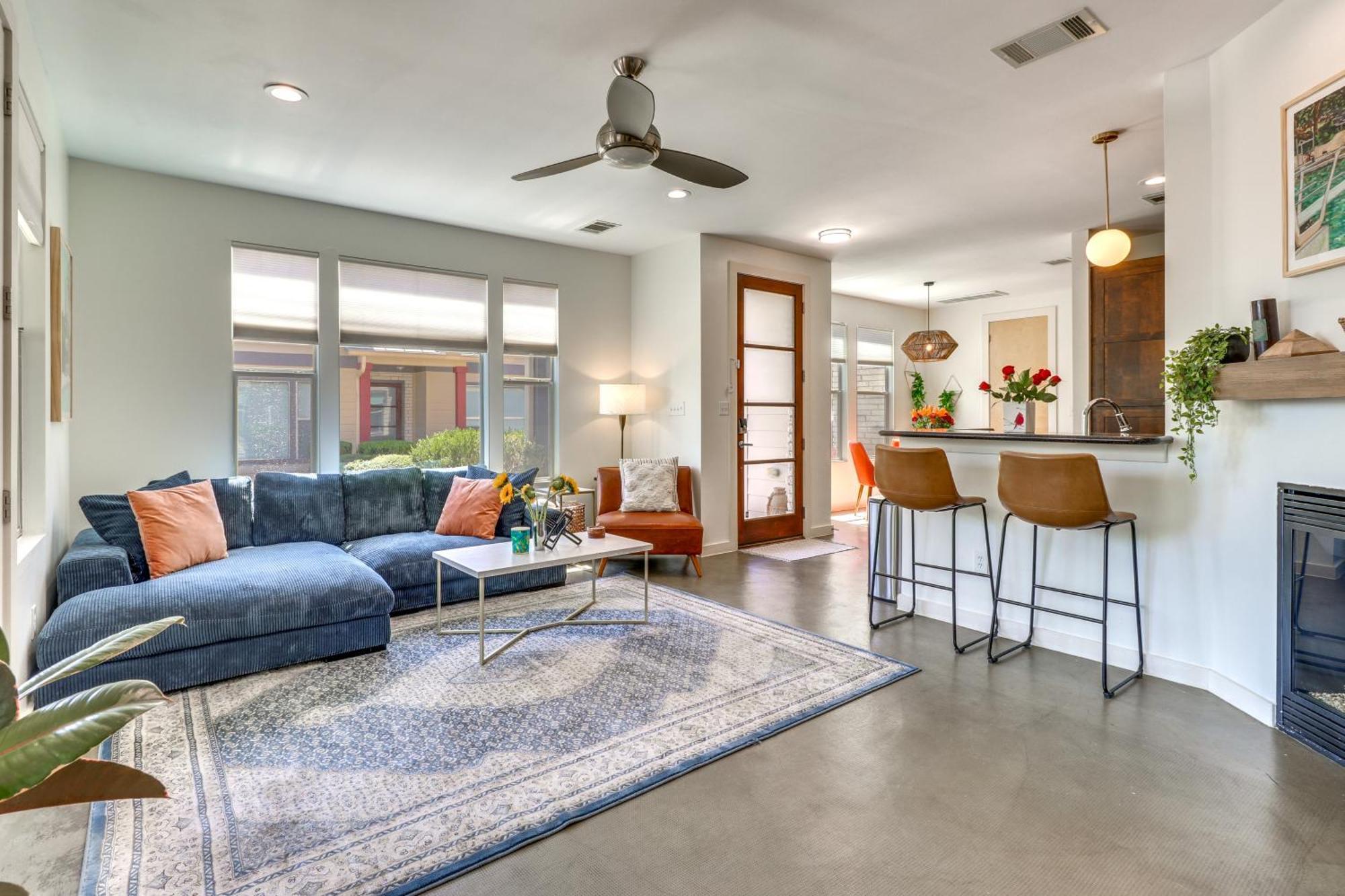 Holiday home Centrally Located Townhome 3 Mi To Dtwn!