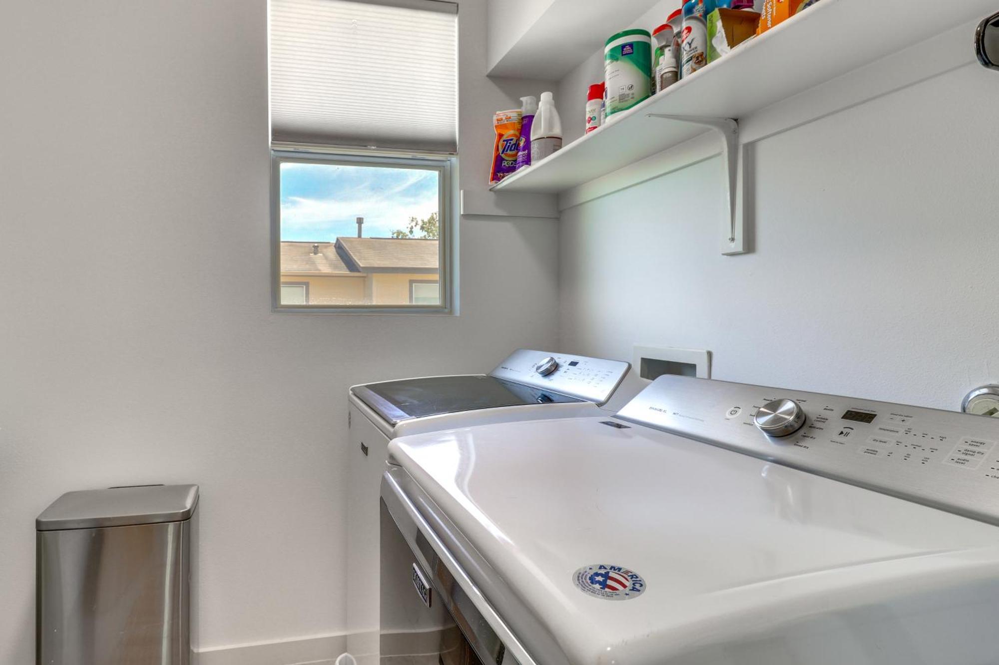 Centrally Located Townhome 3 Mi To Dtwn! * Austin