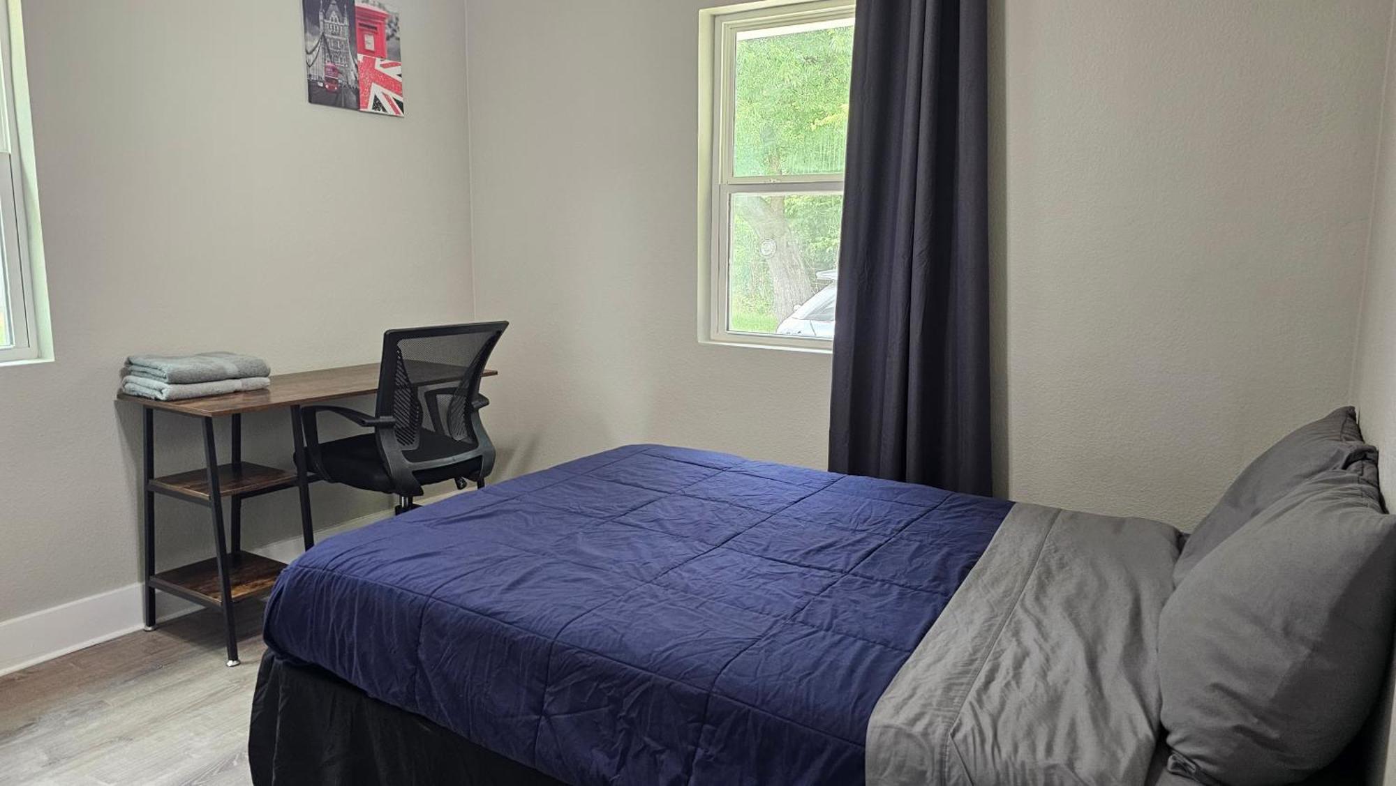 Charming 4br Bundle Near Downtown & Airport