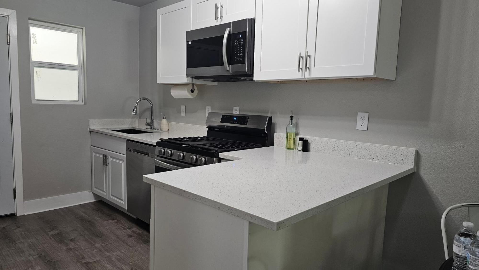 Holiday home Charming 4br Bundle Near Downtown & Airport *