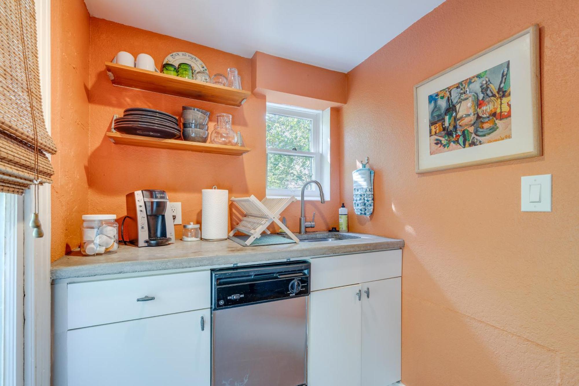 Pet-friendly About 4 Mi To Downtown! Austin