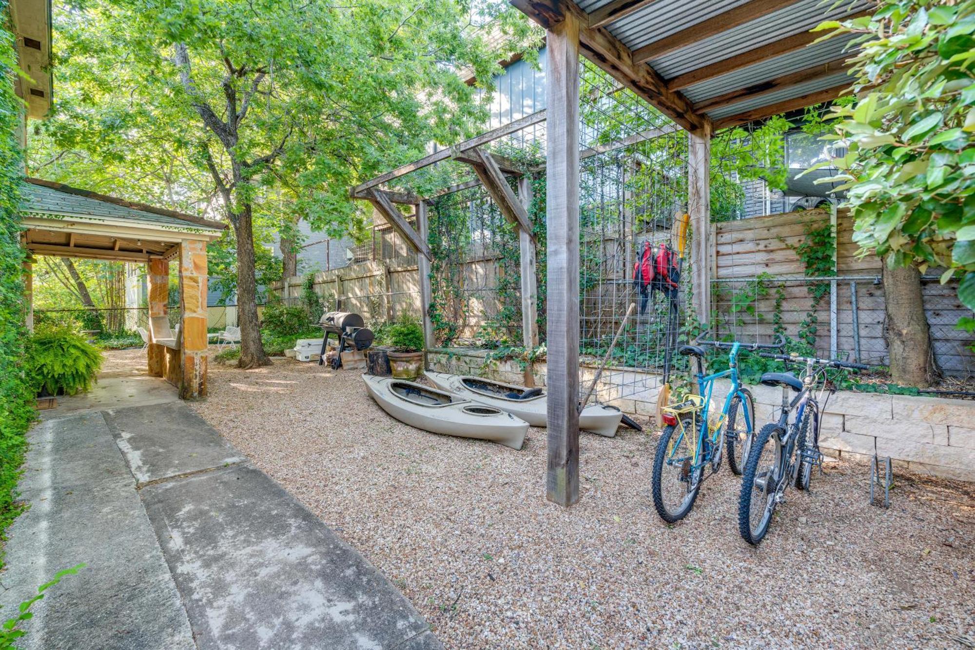 Pet-friendly About 4 Mi To Downtown!