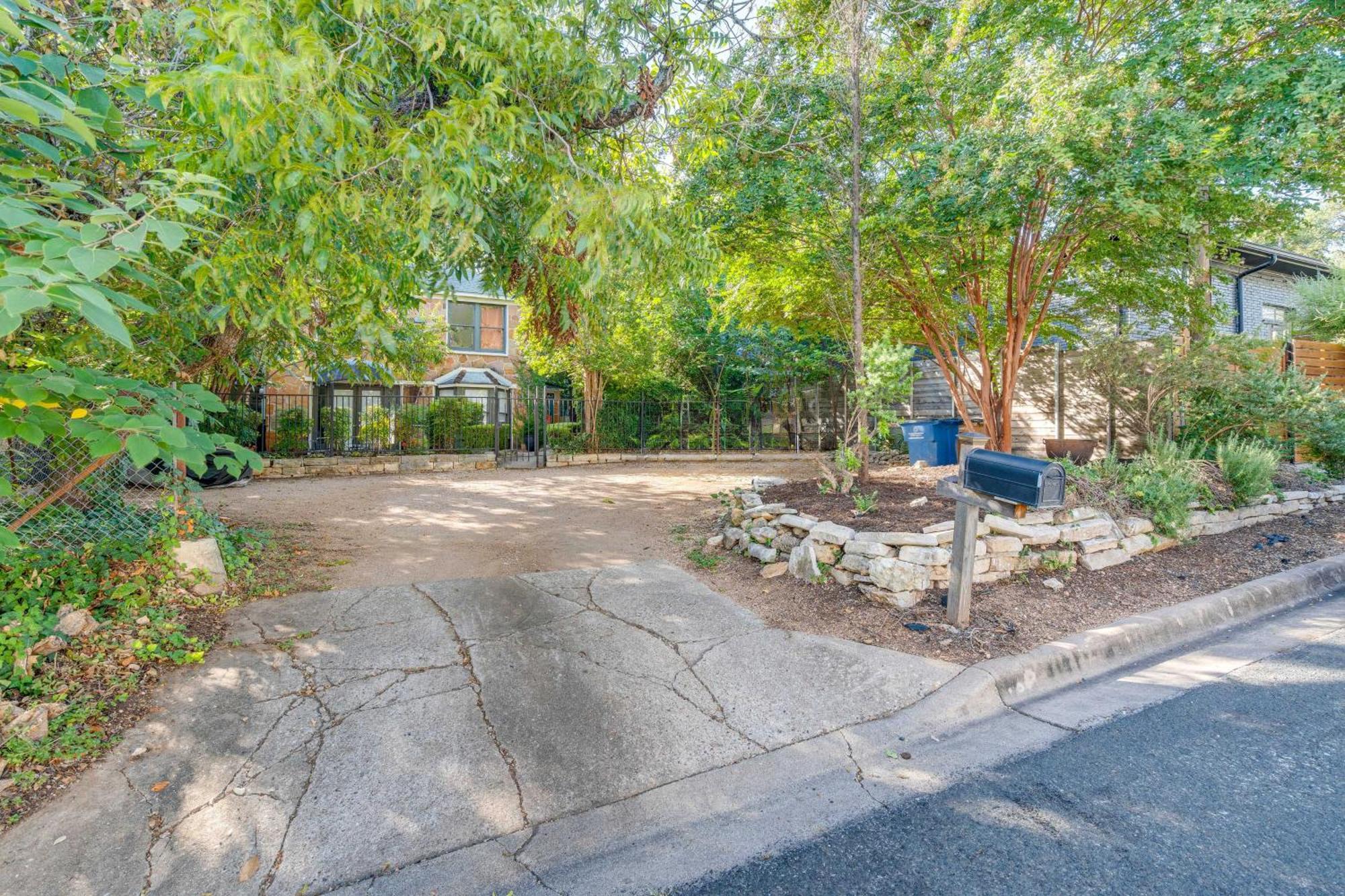 Pet-friendly About 4 Mi To Downtown! Apartment