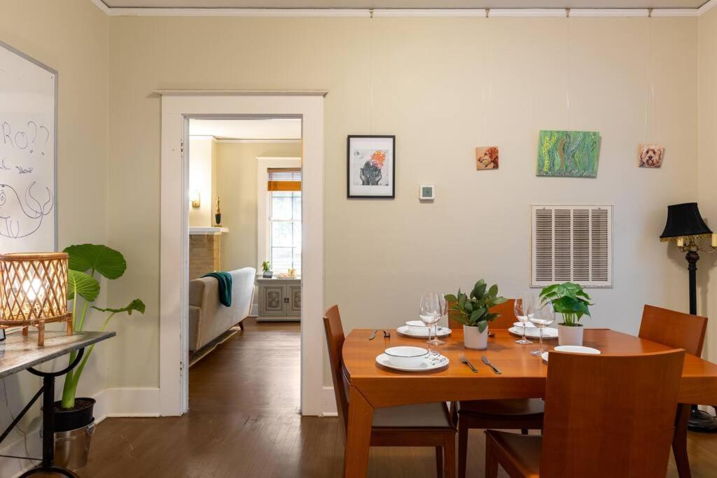 Victorian Getaway- Close To Downtown & Airport, Sleeps 5 * Austin