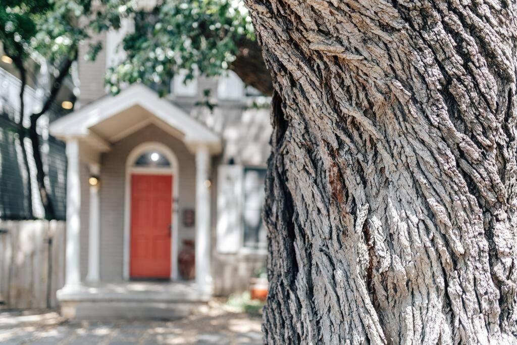 Holiday home Victorian Getaway- Close To Downtown & Airport, Sleeps 5 Austin