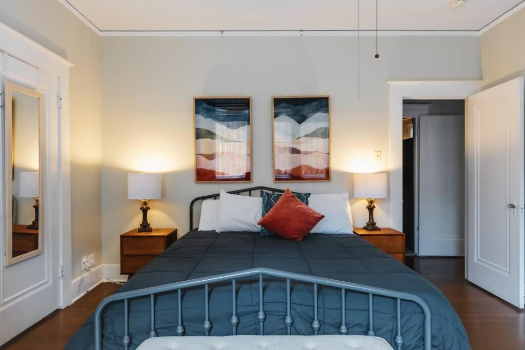 Victorian Getaway- Close To Downtown & Airport, Sleeps 5 * Austin