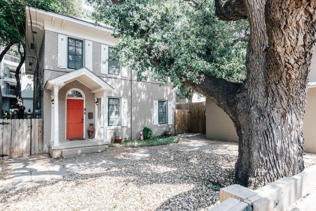 Victorian Getaway- Close To Downtown & Airport, Sleeps 5 Austin