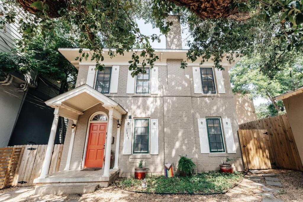 Holiday home Victorian Getaway- Close To Downtown & Airport, Sleeps 5 Austin