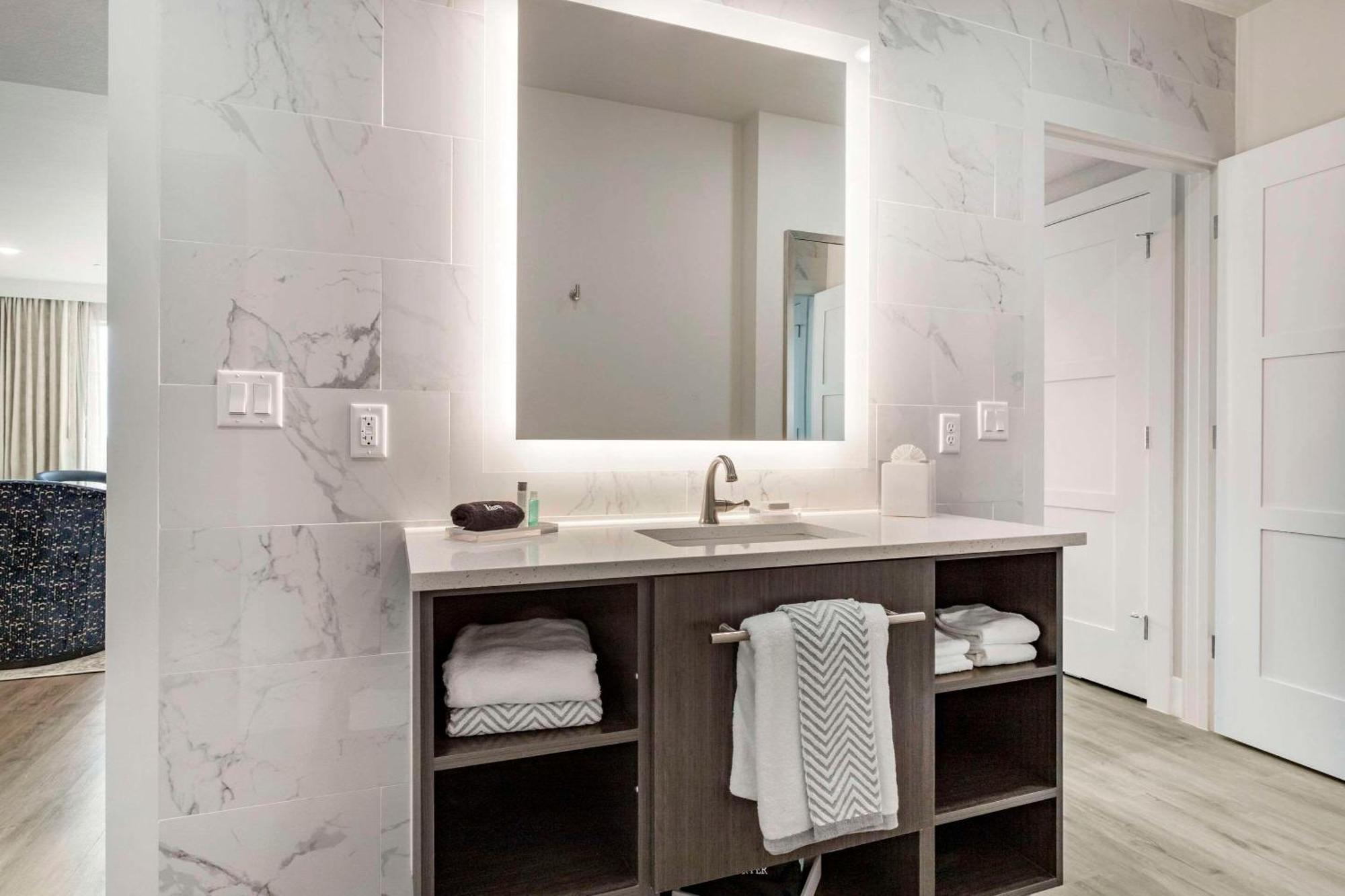 Cambria Uptown Near The Domain Hotel Austin