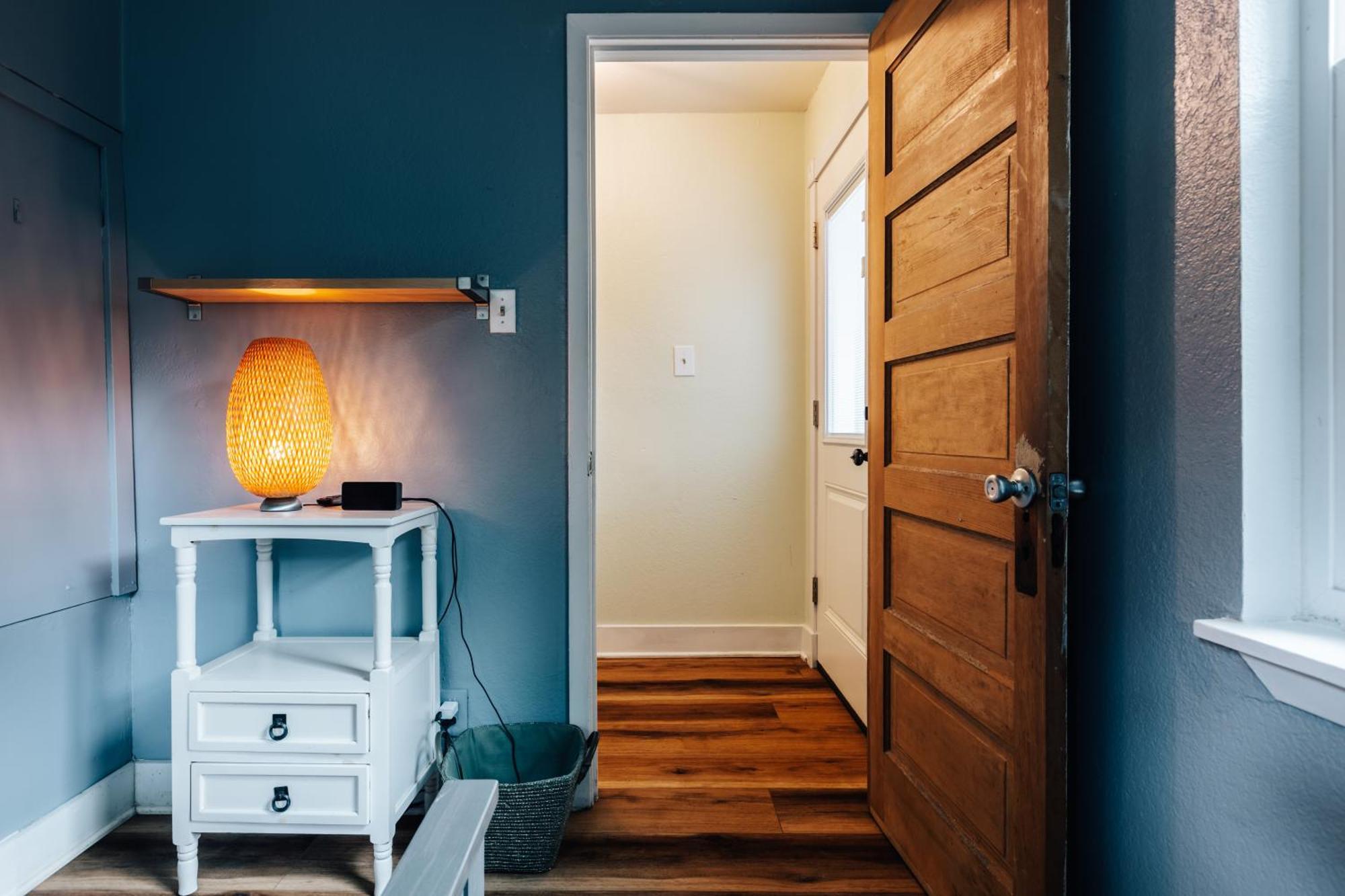 Holiday home Relax By The Pool, Gather In Yard, Walk To 6Th St & Dtwn'S Top Eateries