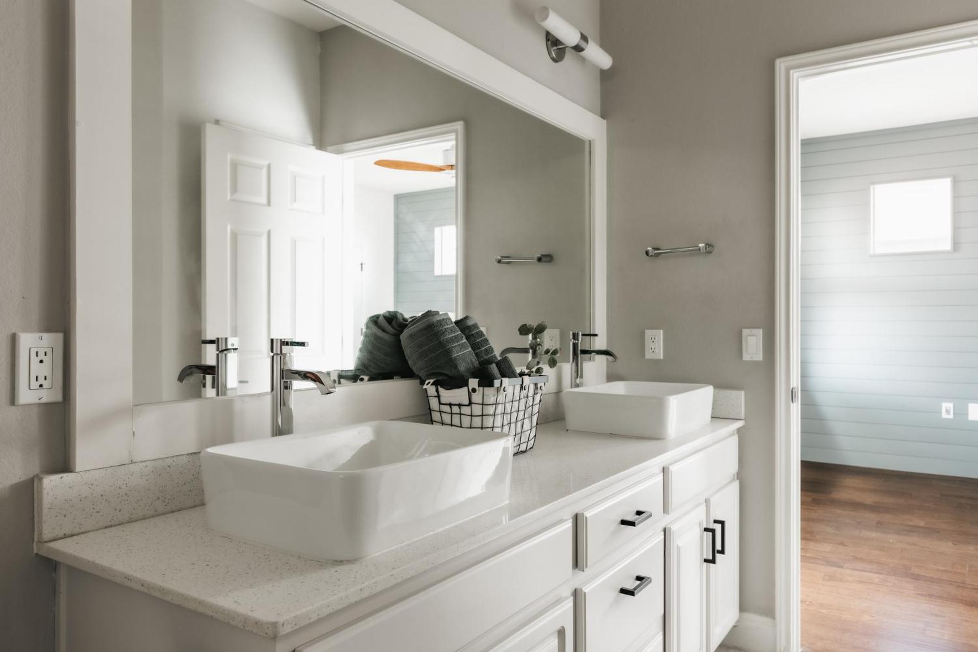 Holiday home Stylish Downtown Escape, Walk To Brewery -Pool & Relaxation