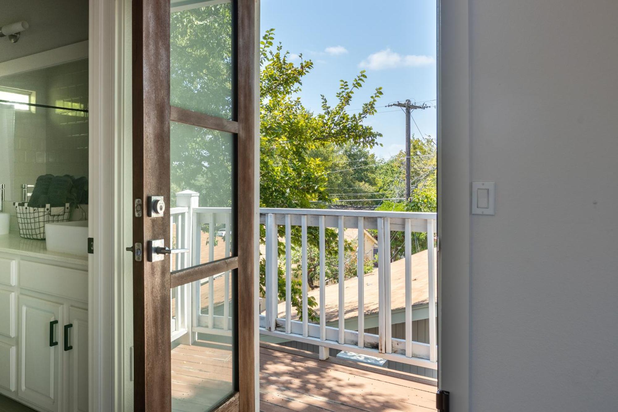 Holiday home Stylish Downtown Escape, Walk To Brewery -Pool & Relaxation *