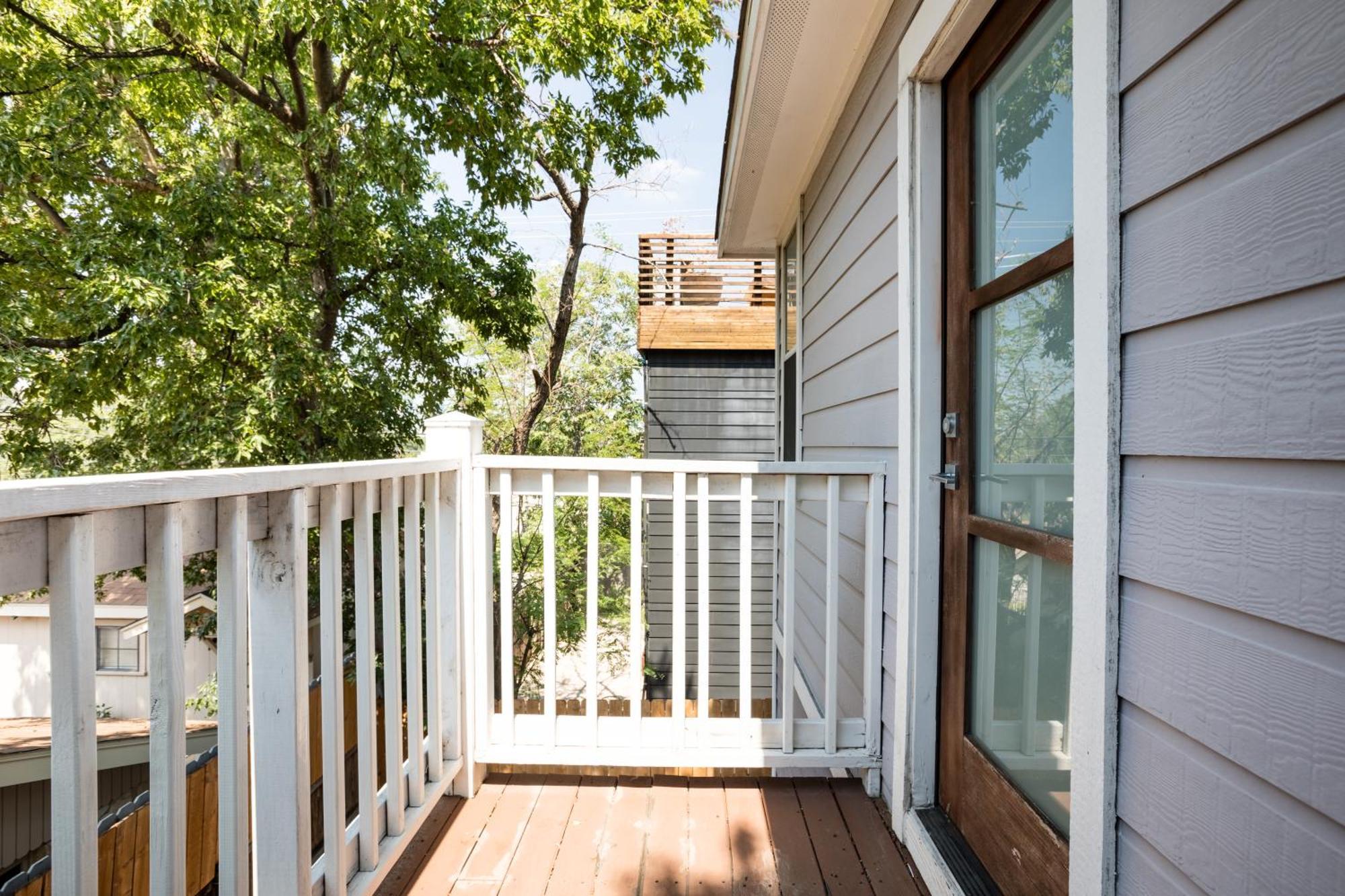 Stylish Downtown Escape, Walk To Brewery -Pool & Relaxation Holiday home *