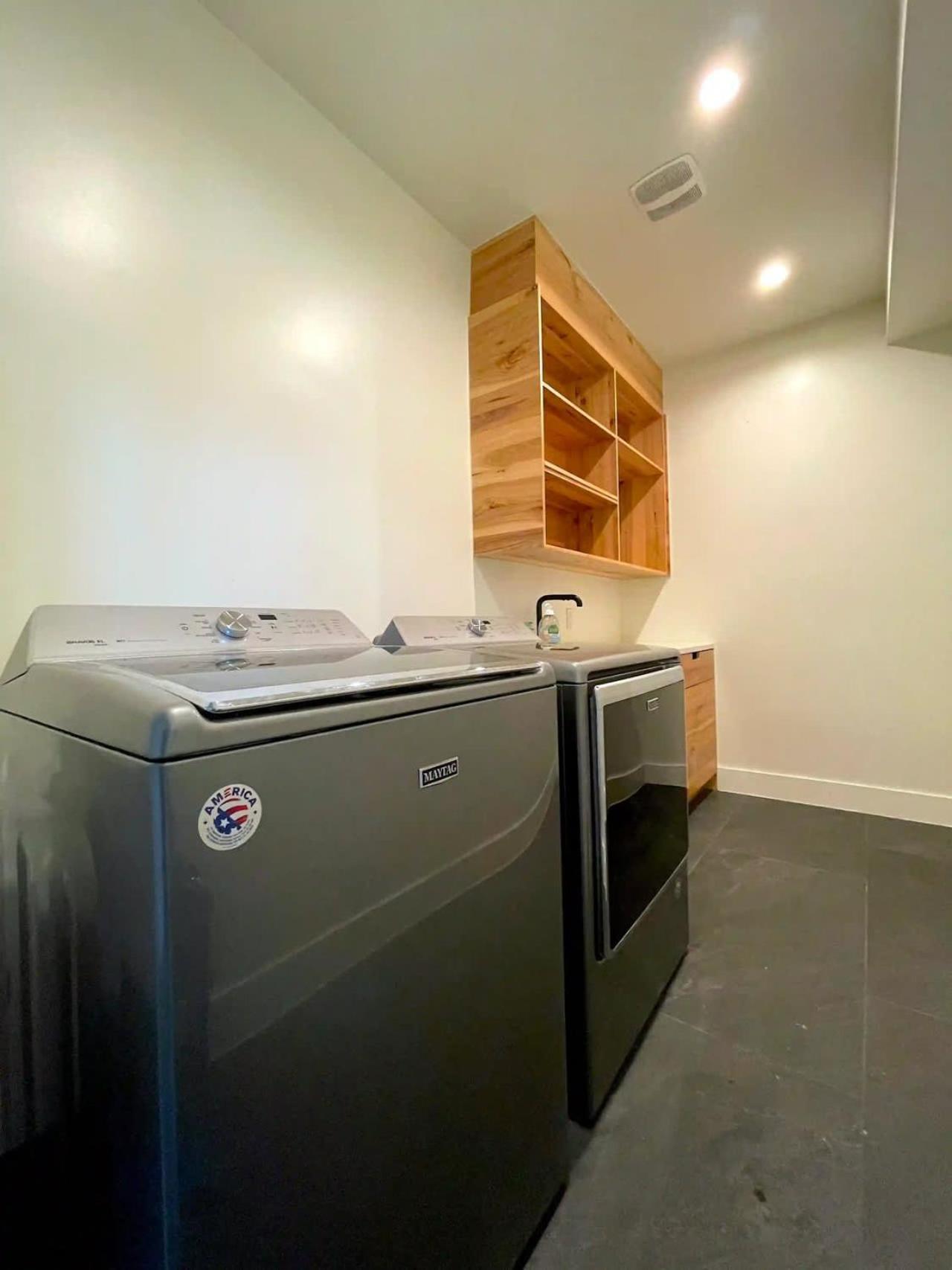 Eastside Mansion With Pool - Rainey St - 7 Min Drive * Austin