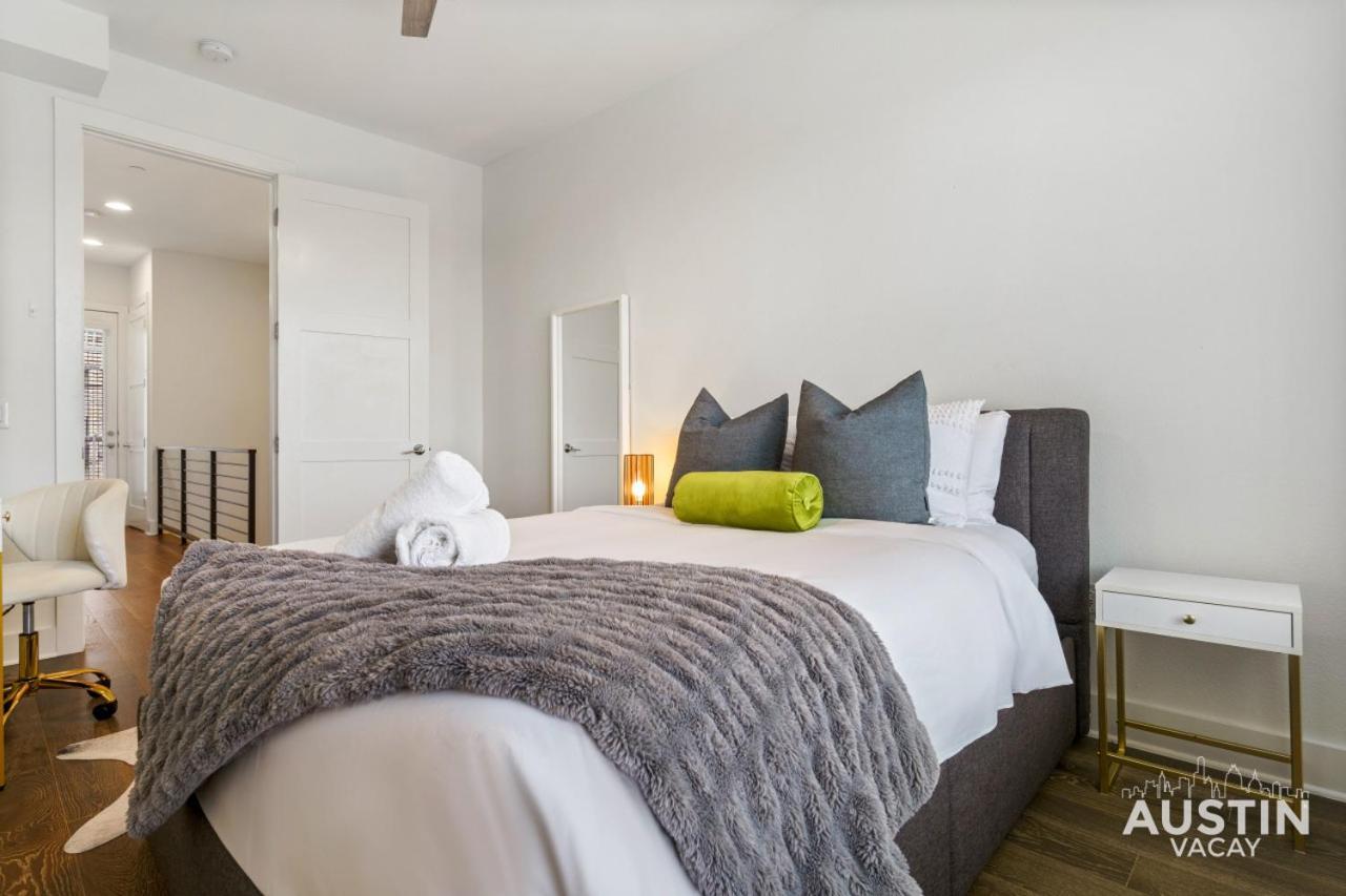 Urban Oasis 1 Mile From Ut Garage And Rooftop Holiday home Austin