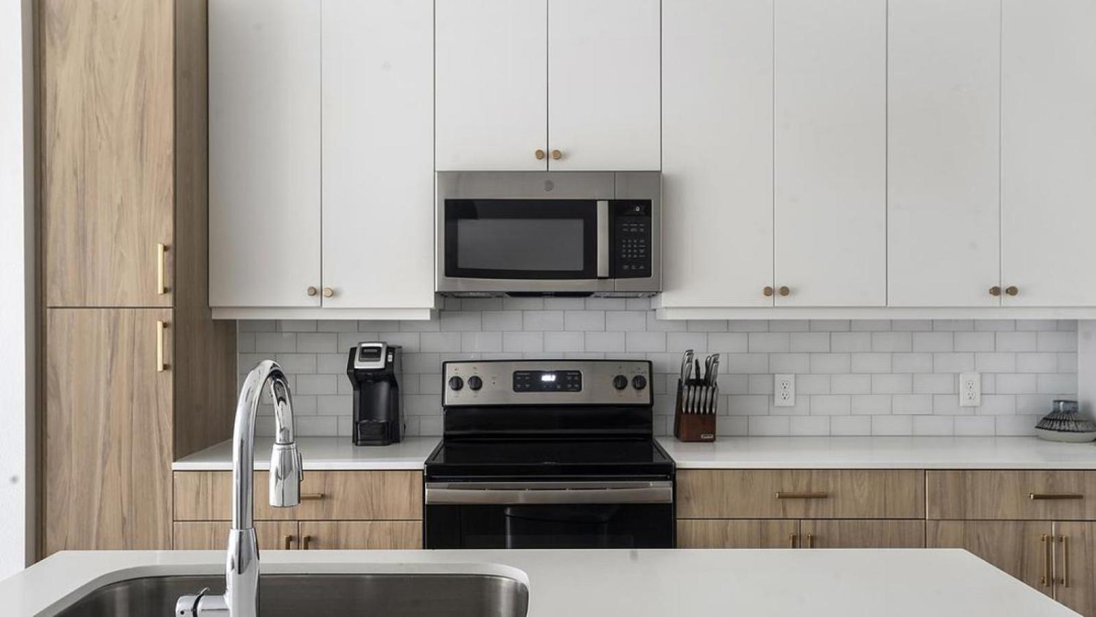 Landing At The Haywood - 1 Bedroom In Slaughter Creek Apartment *