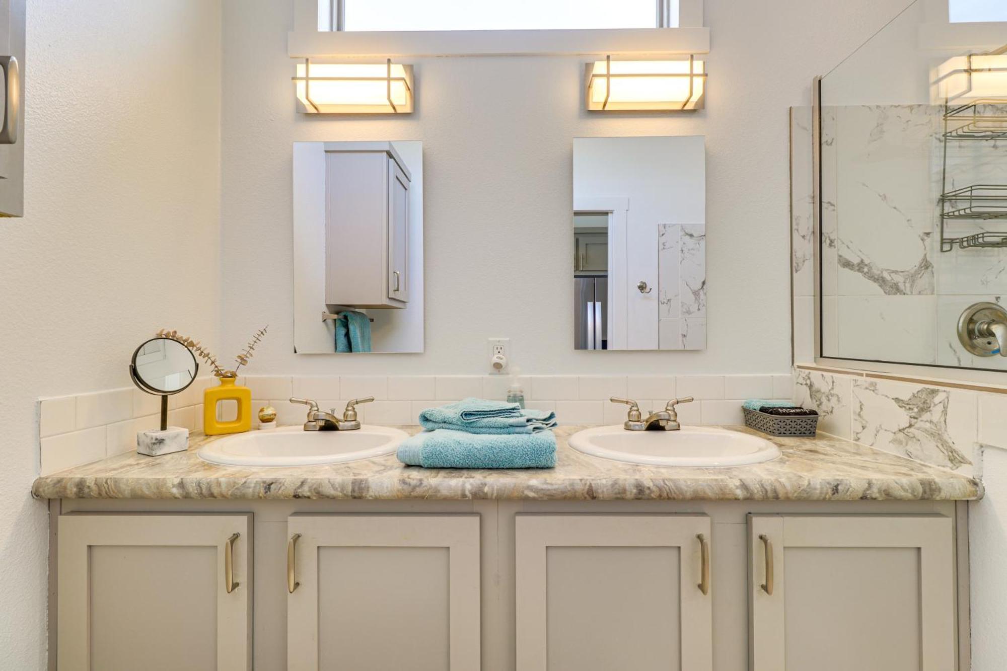 Tiny With Pool Access, 8 Mi To Downtown Austin! * Austin