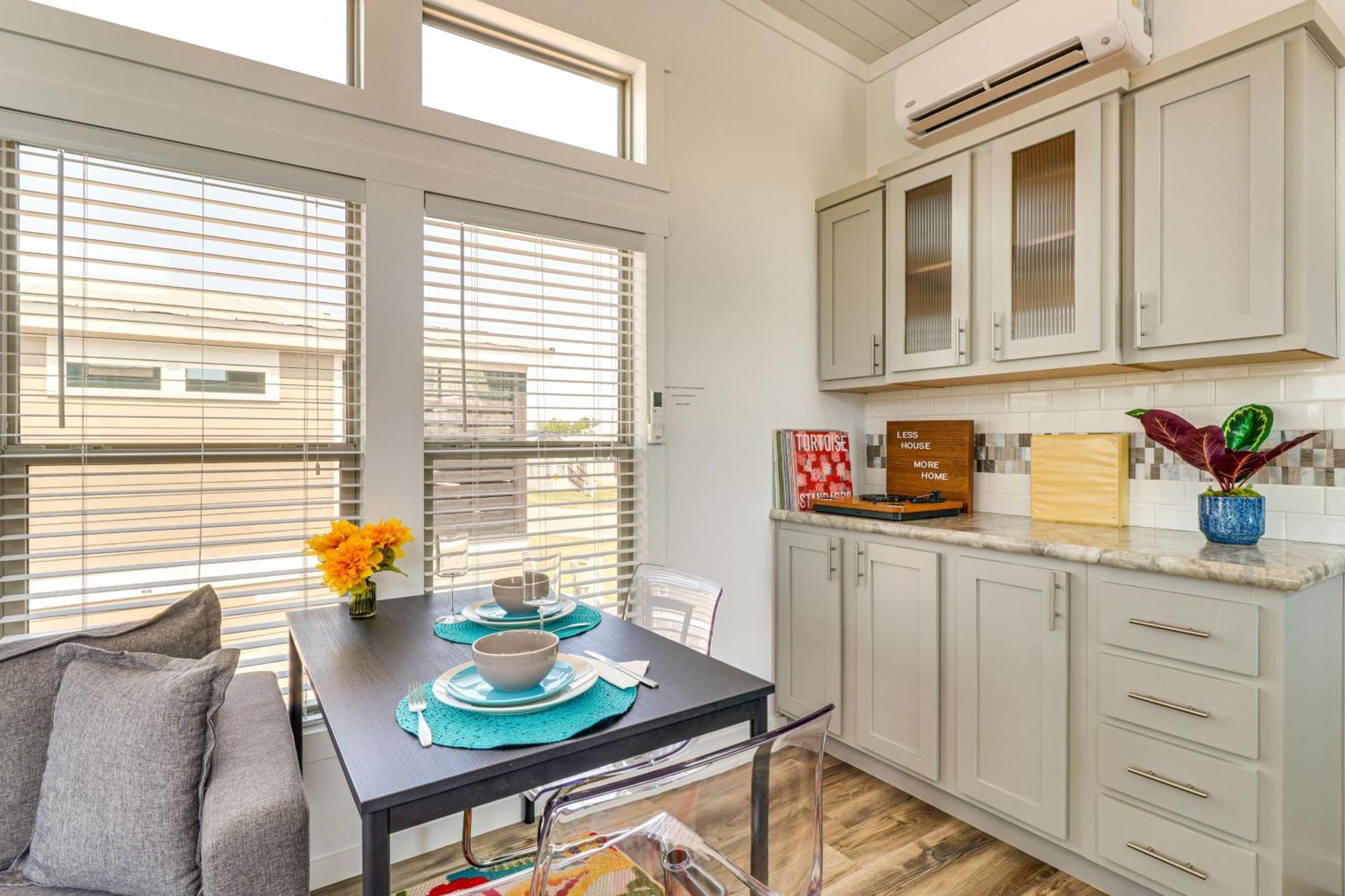 Holiday home Tiny With Pool Access, 8 Mi To Downtown Austin! *