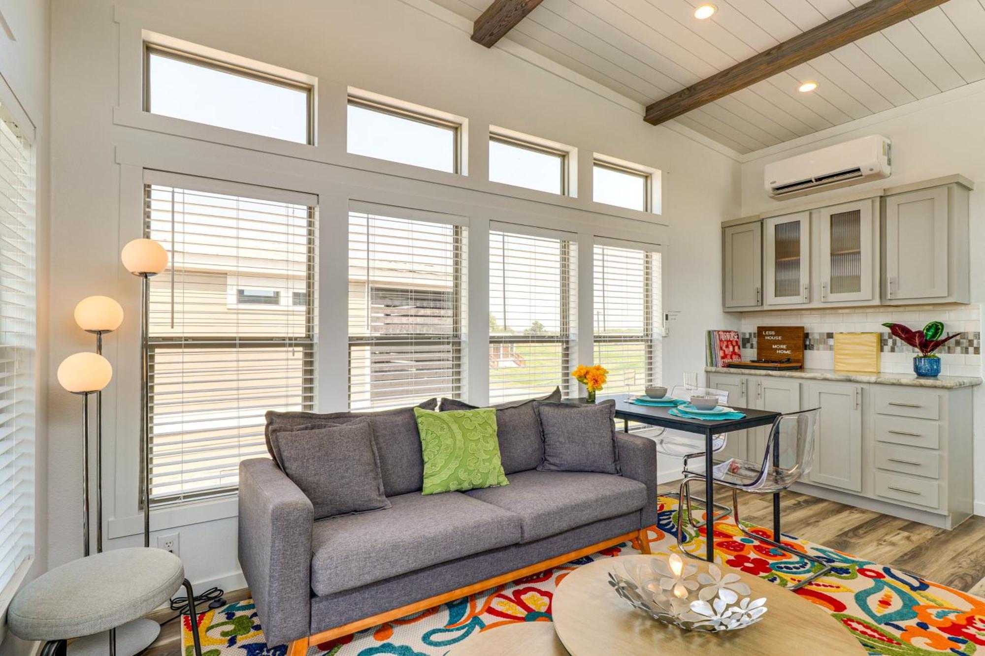 Holiday home Tiny With Pool Access, 8 Mi To Downtown Austin! Austin