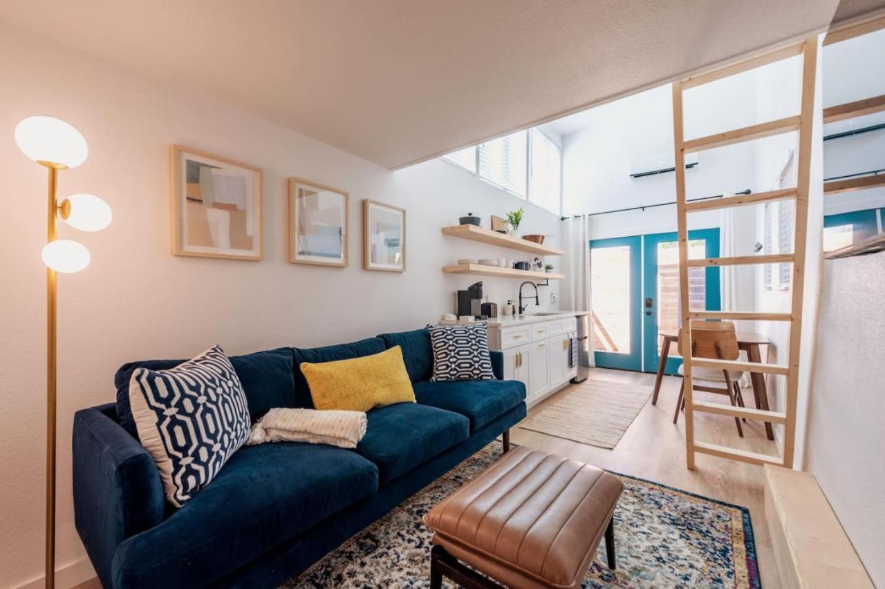 Cozy And Bright Mid-century Gem In Eastside Action Apartment *