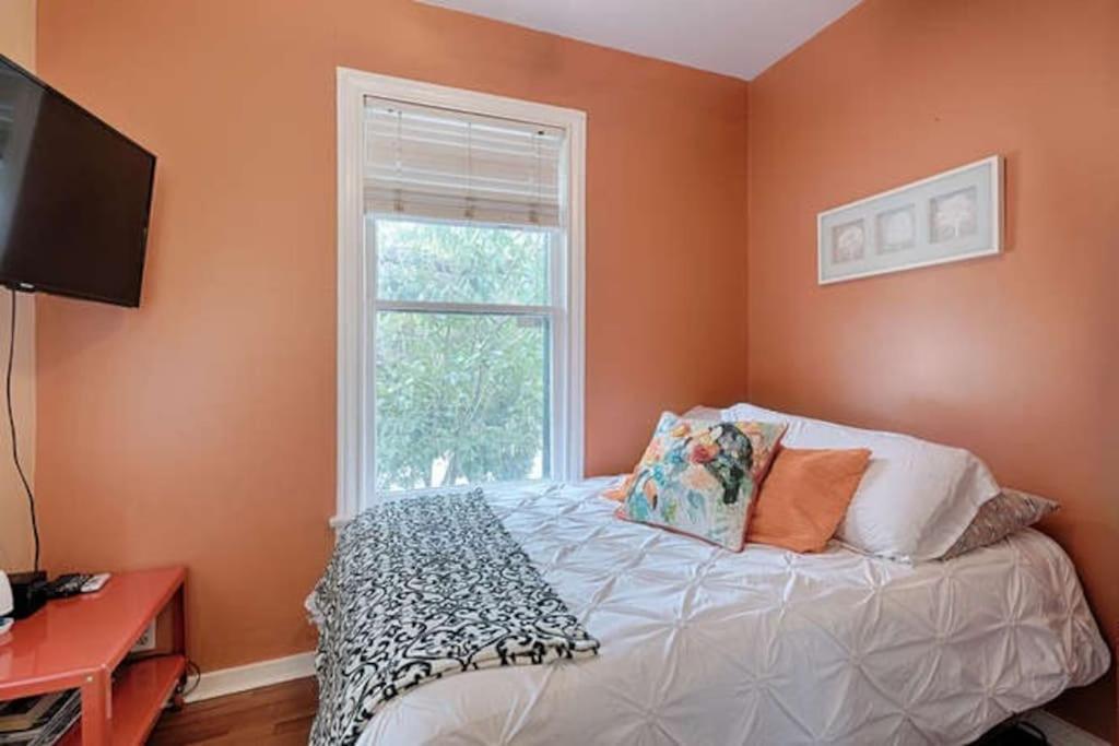 Centrally Located Cozy Tiny Loft, Near Acl, Sxsw, Zilker, 6th Street * Austin