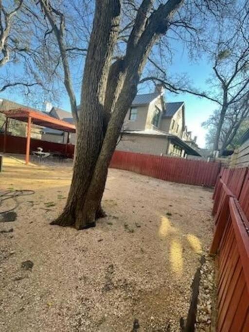 Apartment Centrally Located Cozy Tiny Loft, Near Acl, Sxsw, Zilker, 6th Street *