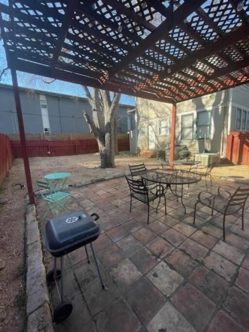 Centrally Located Cozy Tiny Loft, Near Acl, Sxsw, Zilker, 6th Street * Austin