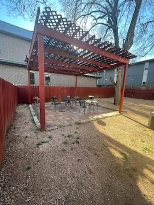 Apartment Centrally Located Cozy Tiny Loft, Near Acl, Sxsw, Zilker, 6th Street Austin