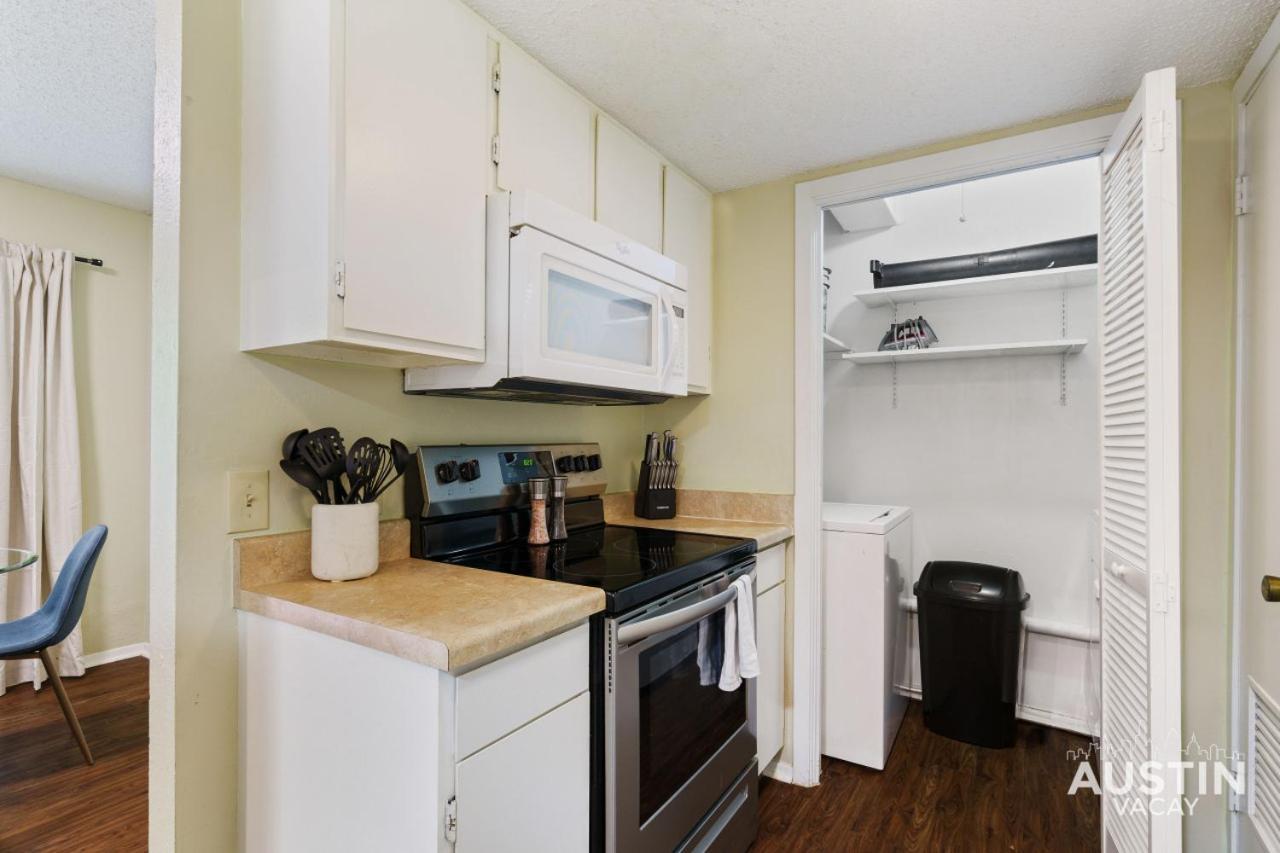 Apartment Spacious Atx With Private Deck And Essentials