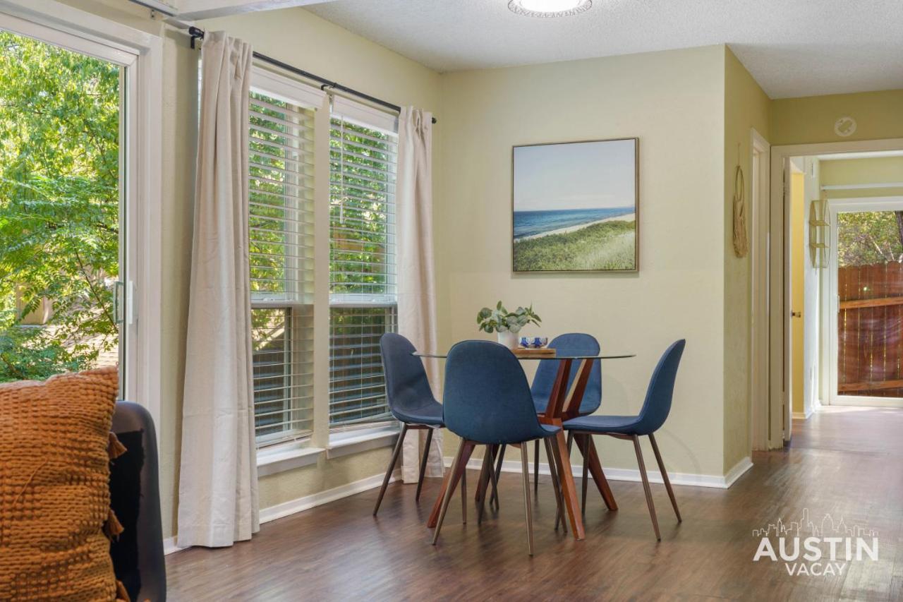 Spacious Atx With Private Deck And Essentials Apartment Austin