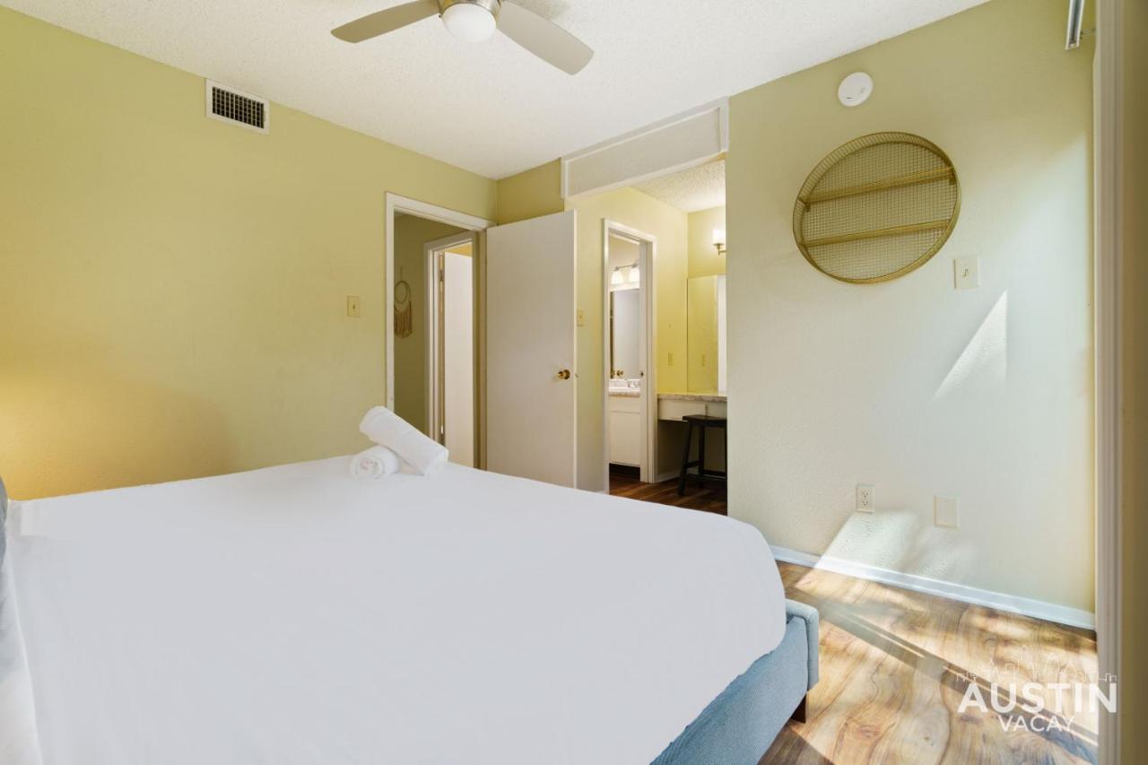 Apartment Spacious Atx With Private Deck And Essentials Austin