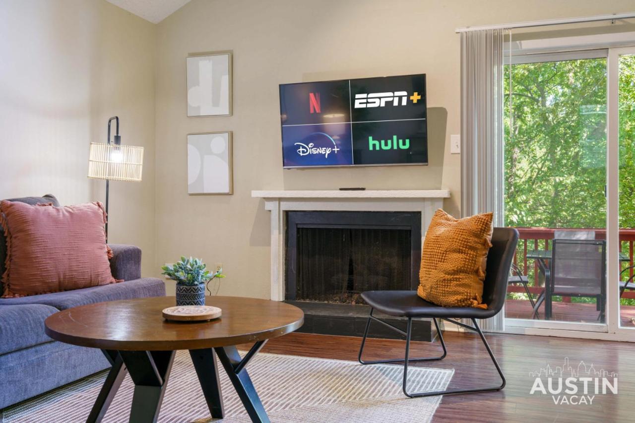Spacious Atx With Private Deck And Essentials Apartment *