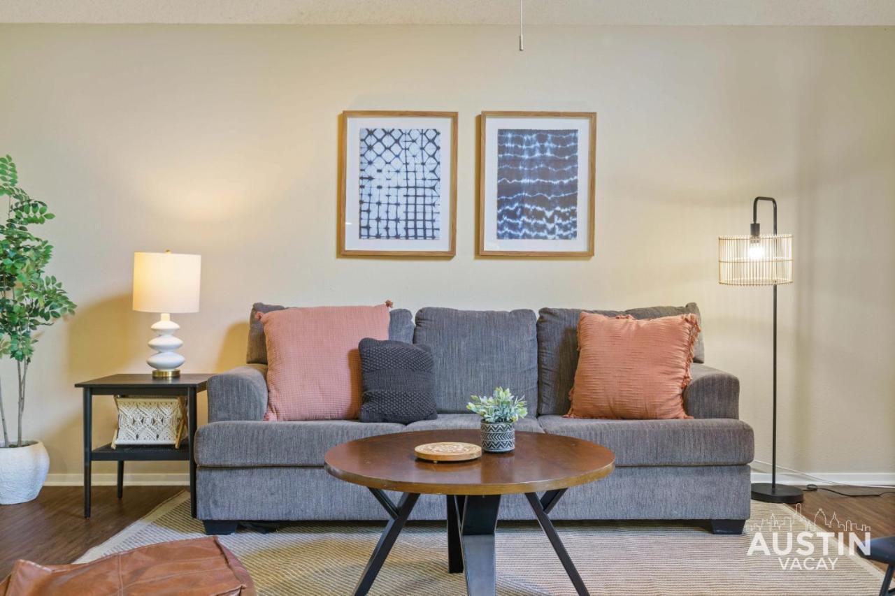 Apartment Spacious Atx With Private Deck And Essentials