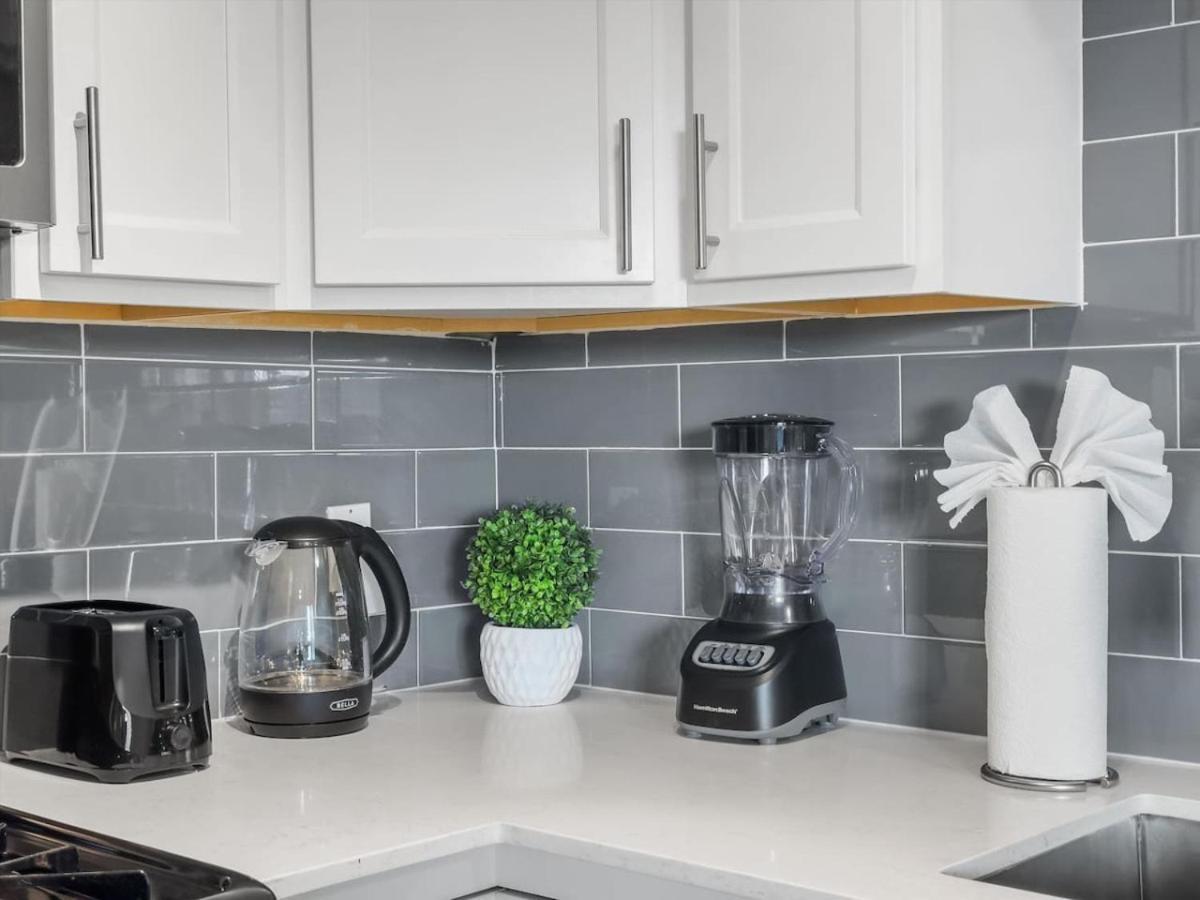 Mins 2 Dwntown - Private Retreat - Cove Apartment