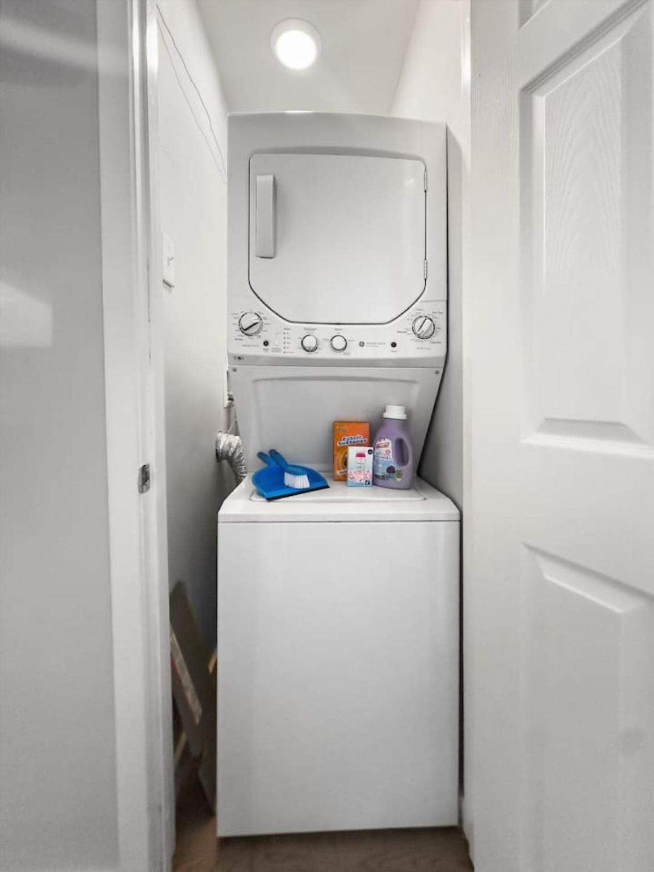 Mins 2 Dwntown - Private Retreat - Cove Apartment