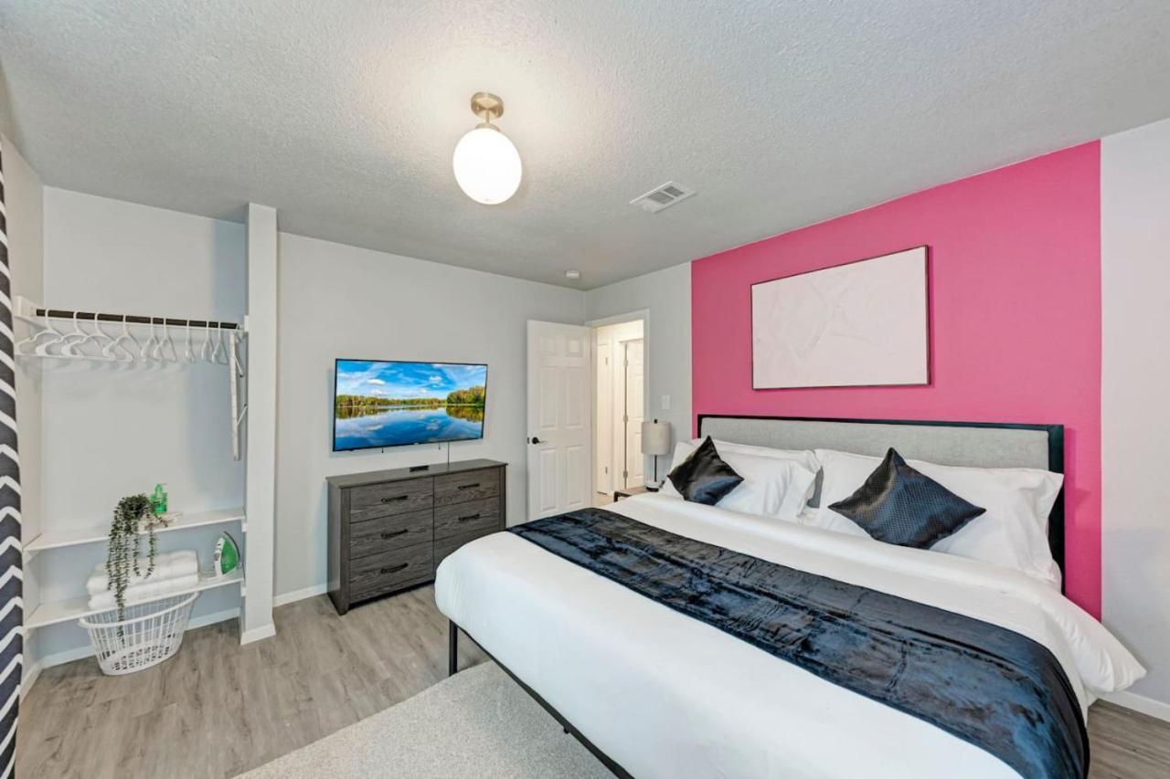 Holiday home Pink Fun - Minutes To Downtown-aus *