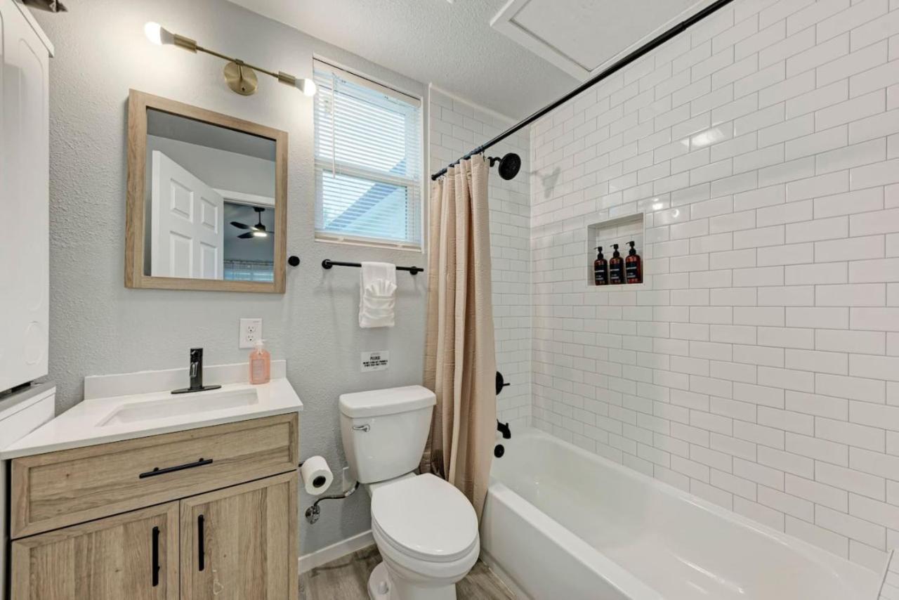 Cozy Modernized - Minutes To Downtown-aus Austin
