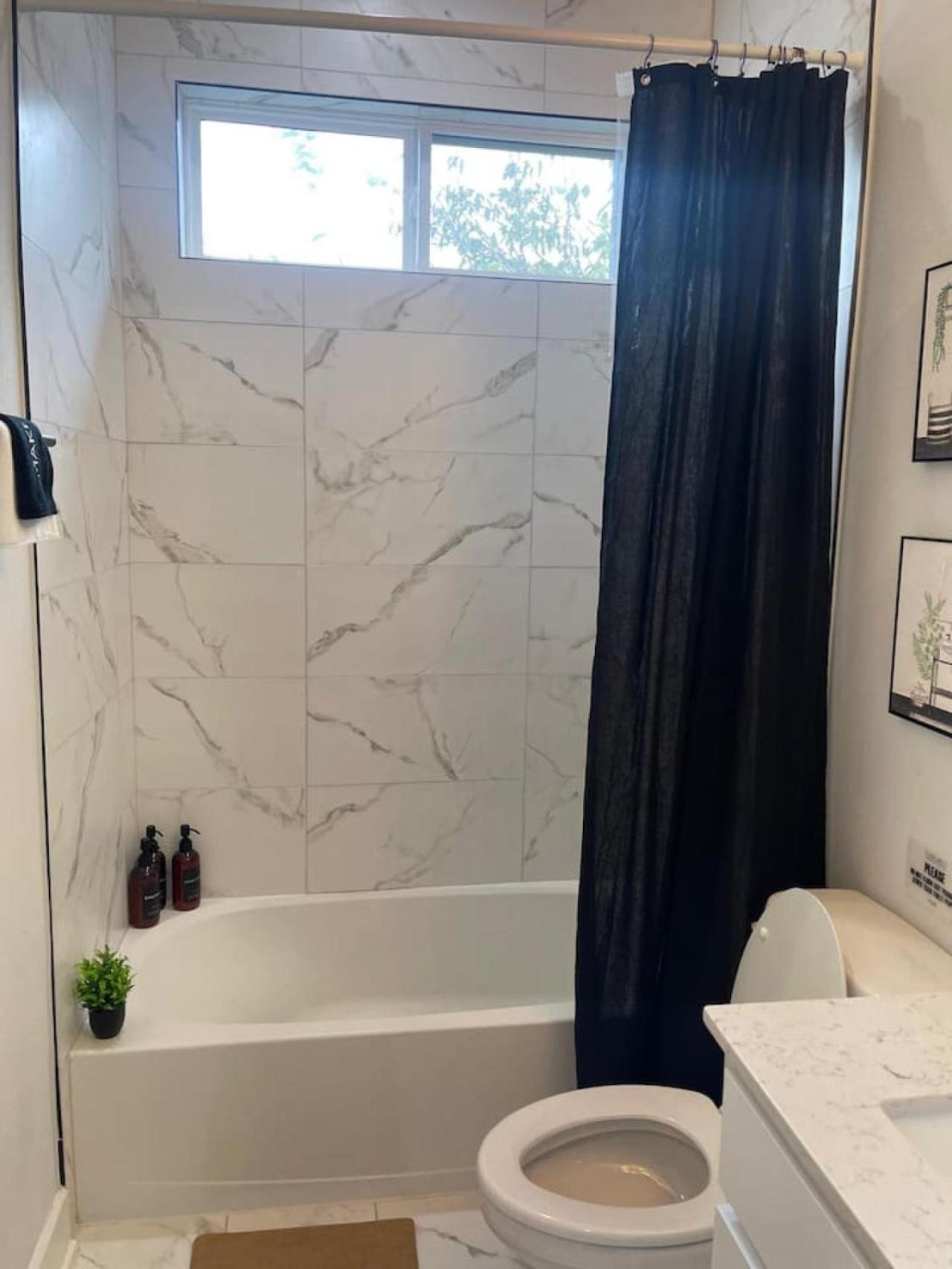 Luxury Combined Homes - Downtown Access - Balcony Holiday home *
