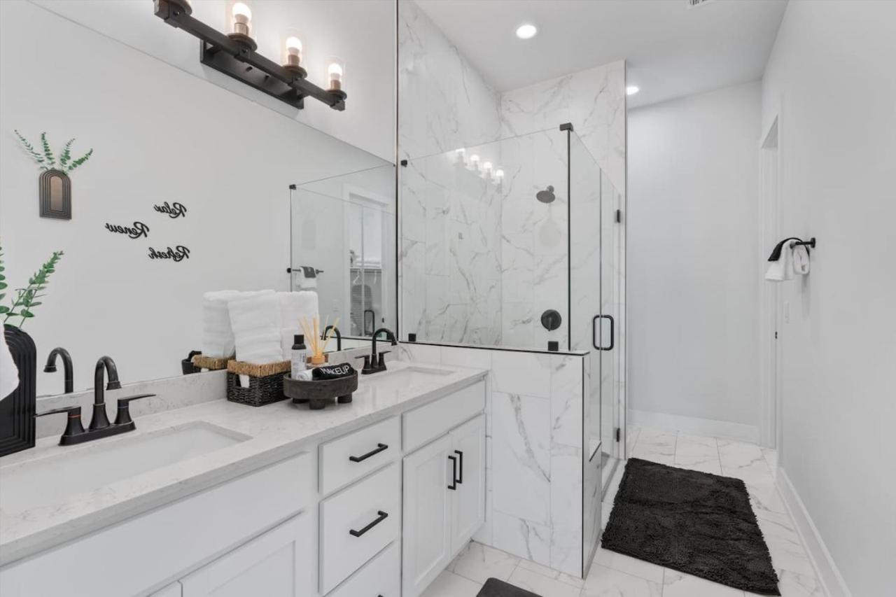 Luxurious - Downtown Access - Spacious