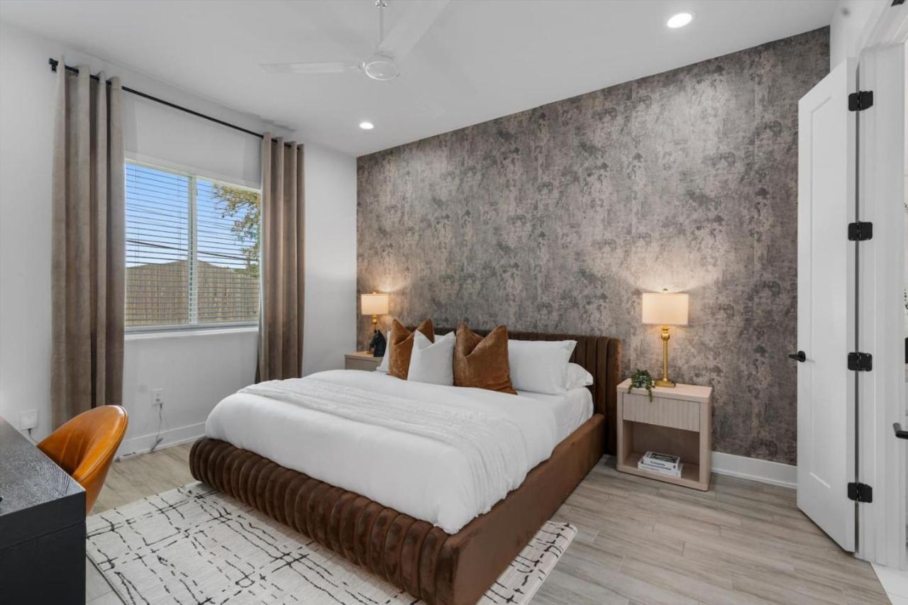 Luxurious - Downtown Access - Spacious Austin